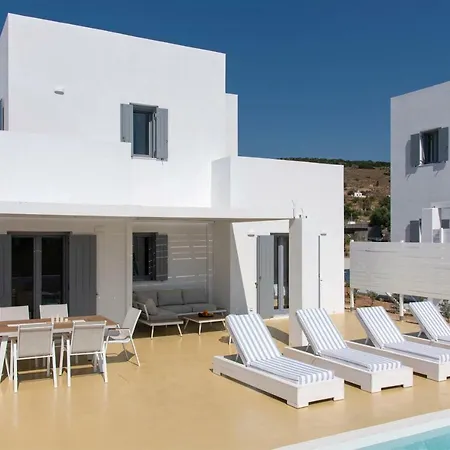 Elitas * Parikia (Paros)