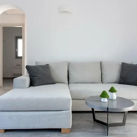 Elitas * Parikia (Paros)