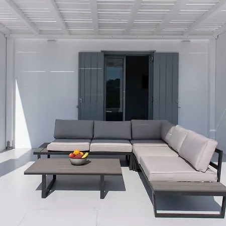 Elitas * Parikia (Paros)